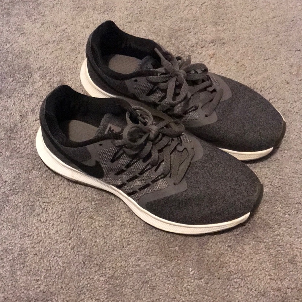 Nike’s size 7
